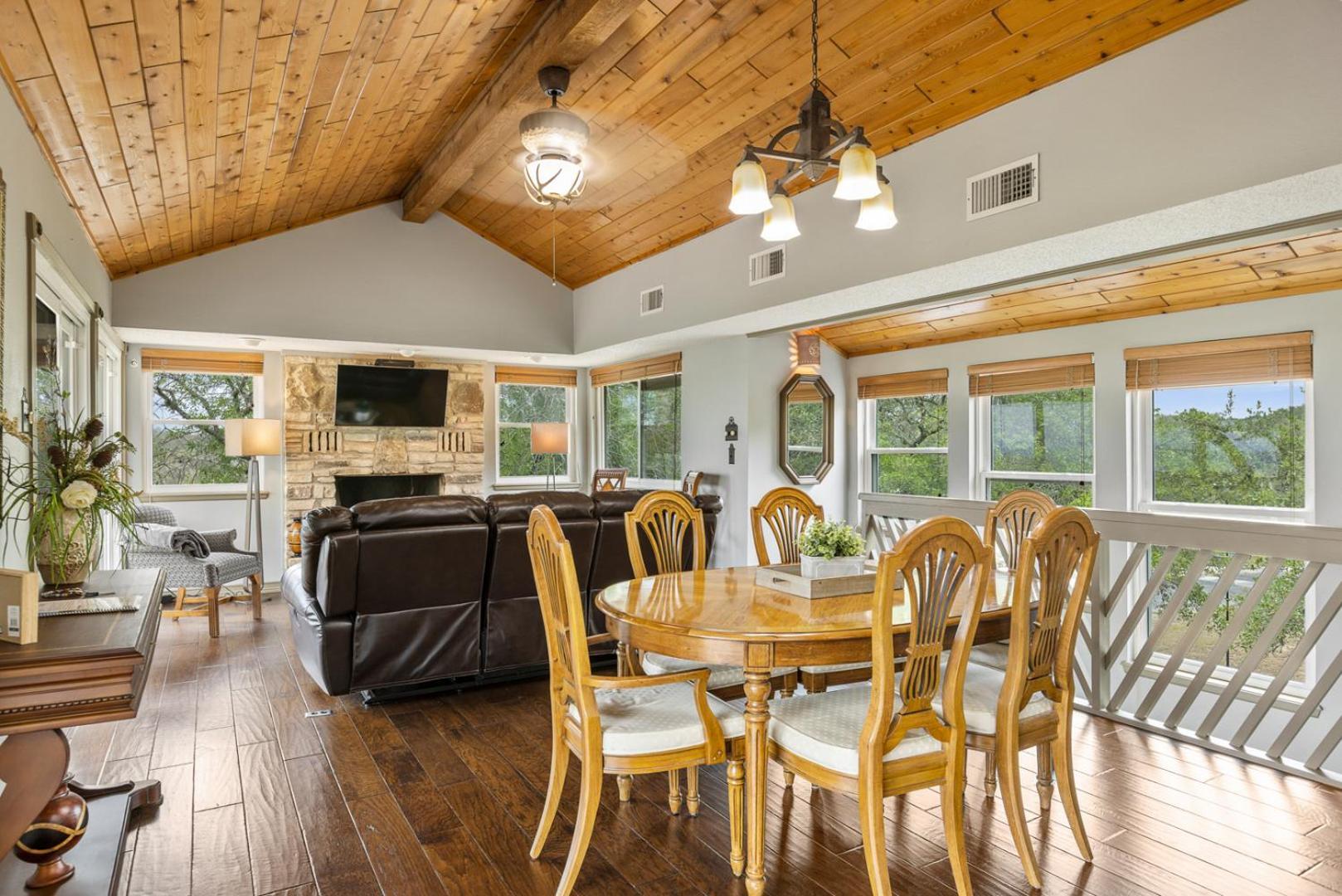 Wine Country Retreat - With A Lake View! Spicewood ภายนอก รูปภาพ