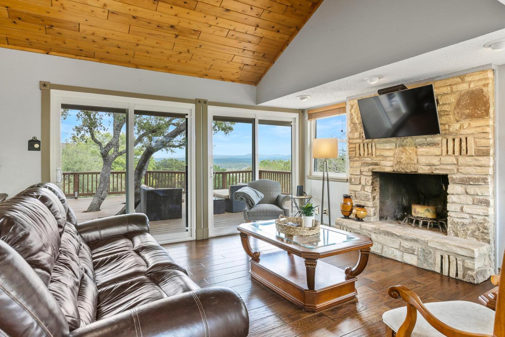 Wine Country Retreat - With A Lake View! Spicewood ภายนอก รูปภาพ