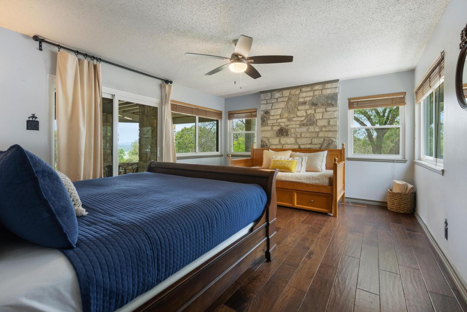 Wine Country Retreat - With A Lake View! Spicewood ภายนอก รูปภาพ